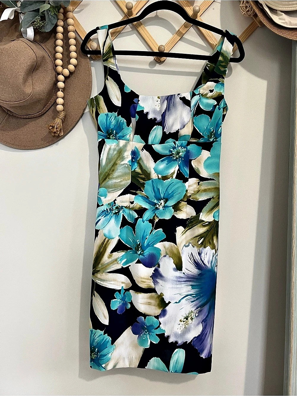 Connected apparel Floral Dress in Blue Shades Size 6